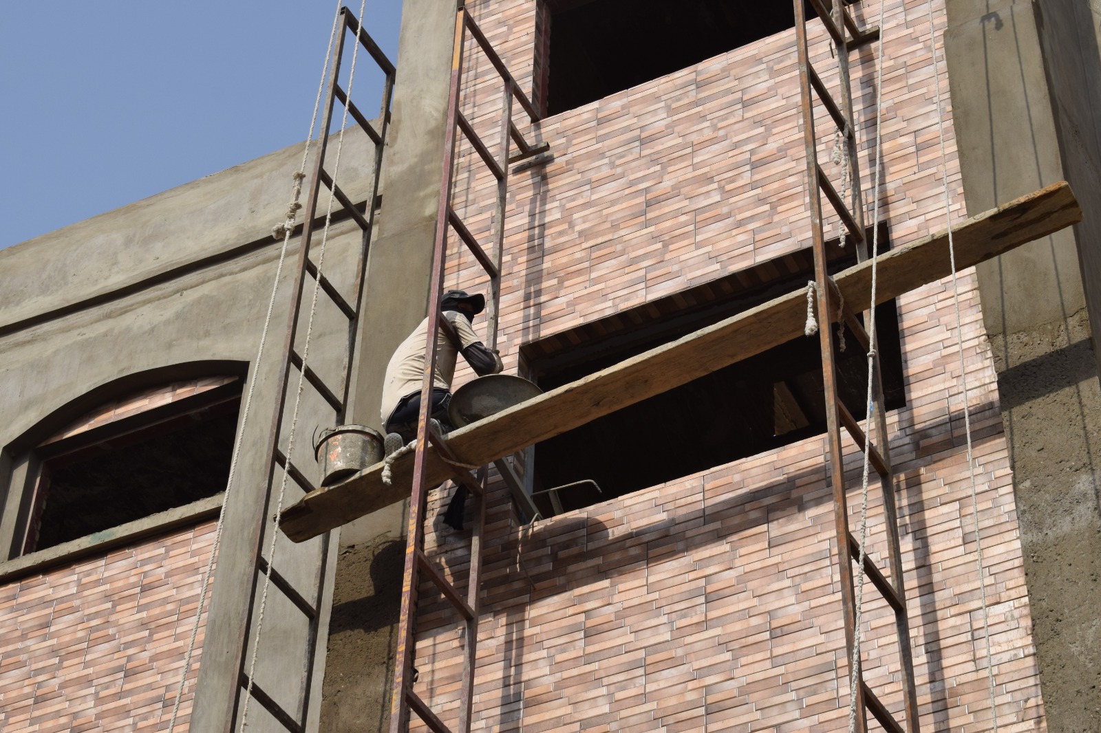 مدير عام شركة الفاو الهندسية العامة: الشركة تواصل العمل بمشروع مجمع الجزيرة السكني (2) في محافظة كربلاء المقدسة