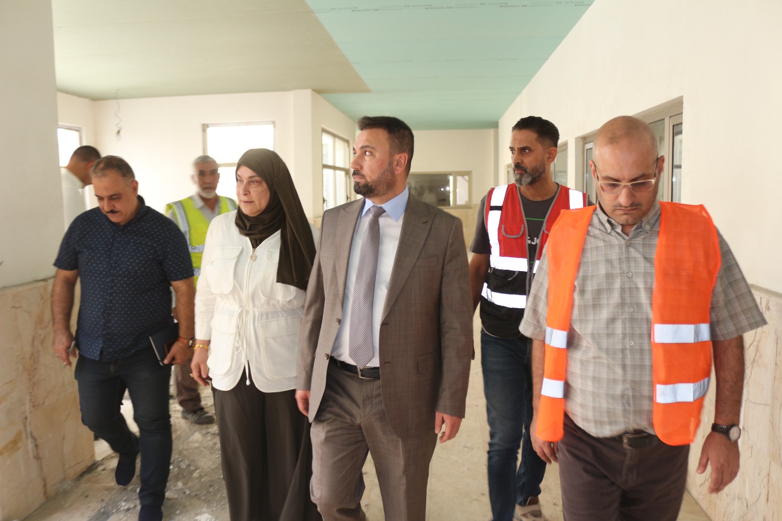 المهندس عماد توفيق آل ميرزا يطلع ميدانيا على واقع الأعمال الجارية في مشروع الاعمال التكميلية لبناية بطريركية بابل الكلدانية في محافظة بغداد
