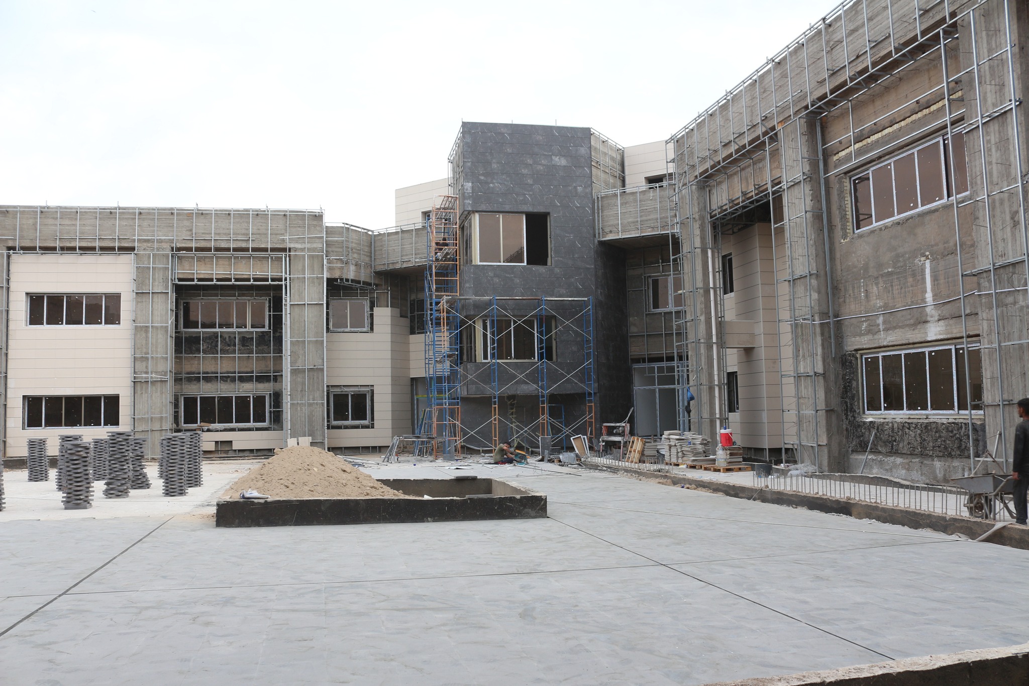 The Director General visits the project of auditoriums and galleries at the southern site of Al-Nahrain University