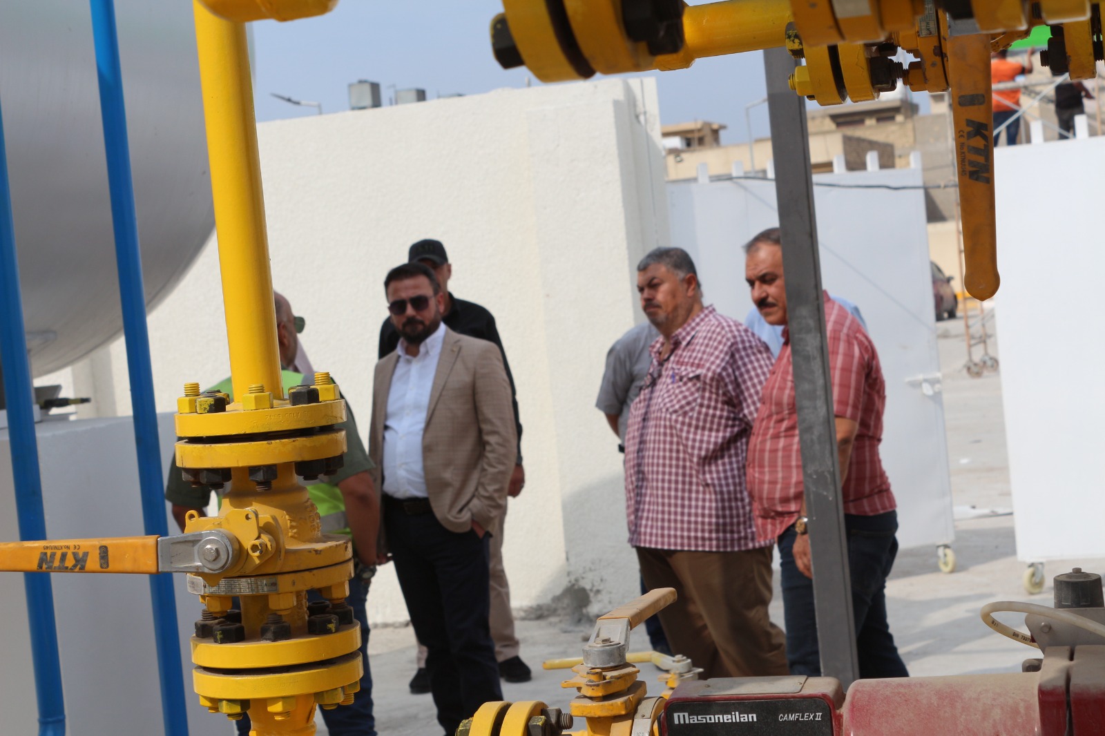 The company's general manager praises the efforts of workers in the Al-Samoud gas plant project