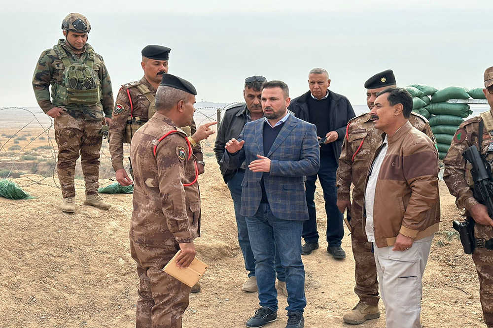 A project to establish a concrete security fence (T-wall) on the Iraqi-Syrian border strip