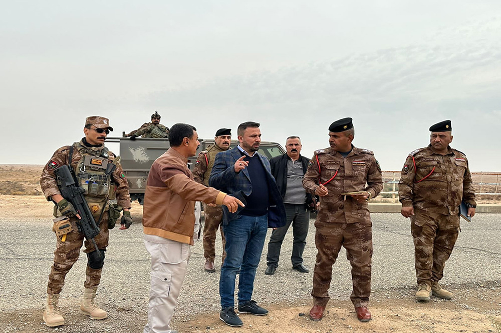 A project to establish a concrete security fence (T-wall) on the Iraqi-Syrian border strip