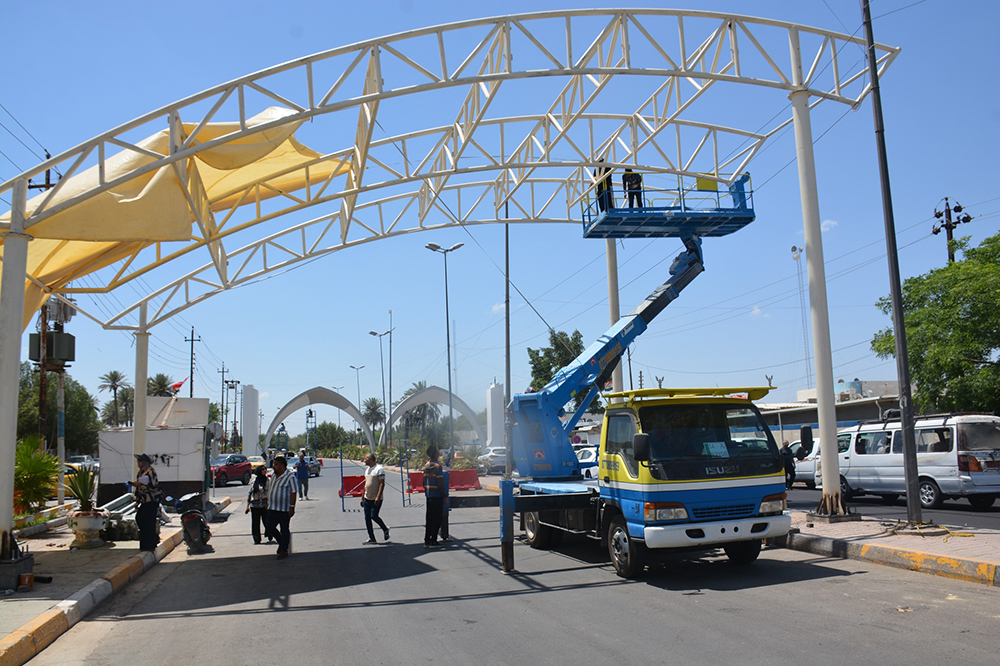 gates and checkpoints project at the entrances to the holy city of Kadhimiya in Baghdad