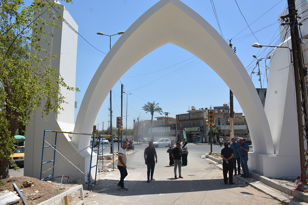 gates and checkpoints project at the entrances to the holy city of Kadhimiya in Baghdad