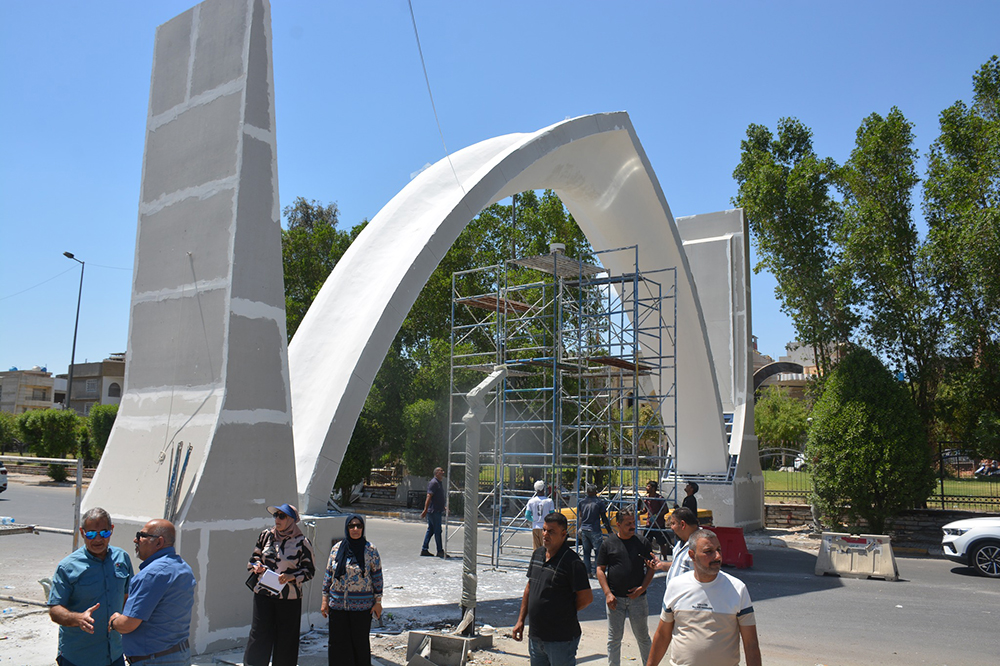 gates and checkpoints project at the entrances to the holy city of Kadhimiya in Baghdad
