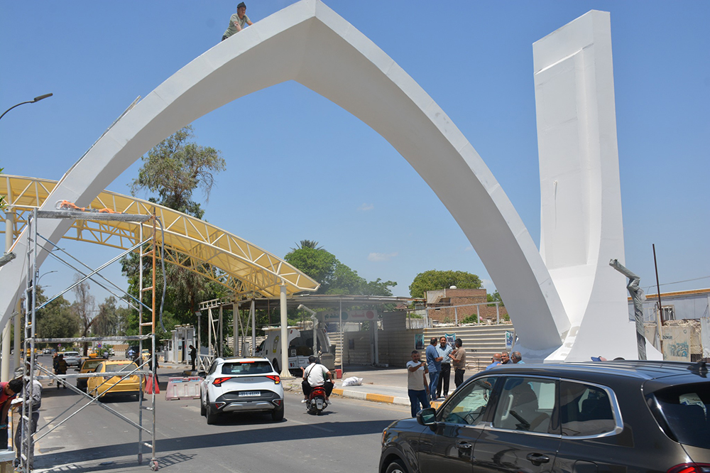 gates and checkpoints project at the entrances to the holy city of Kadhimiya in Baghdad