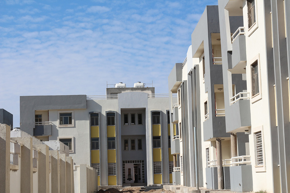 a project to implement low-cost housing units in Babil Governorate