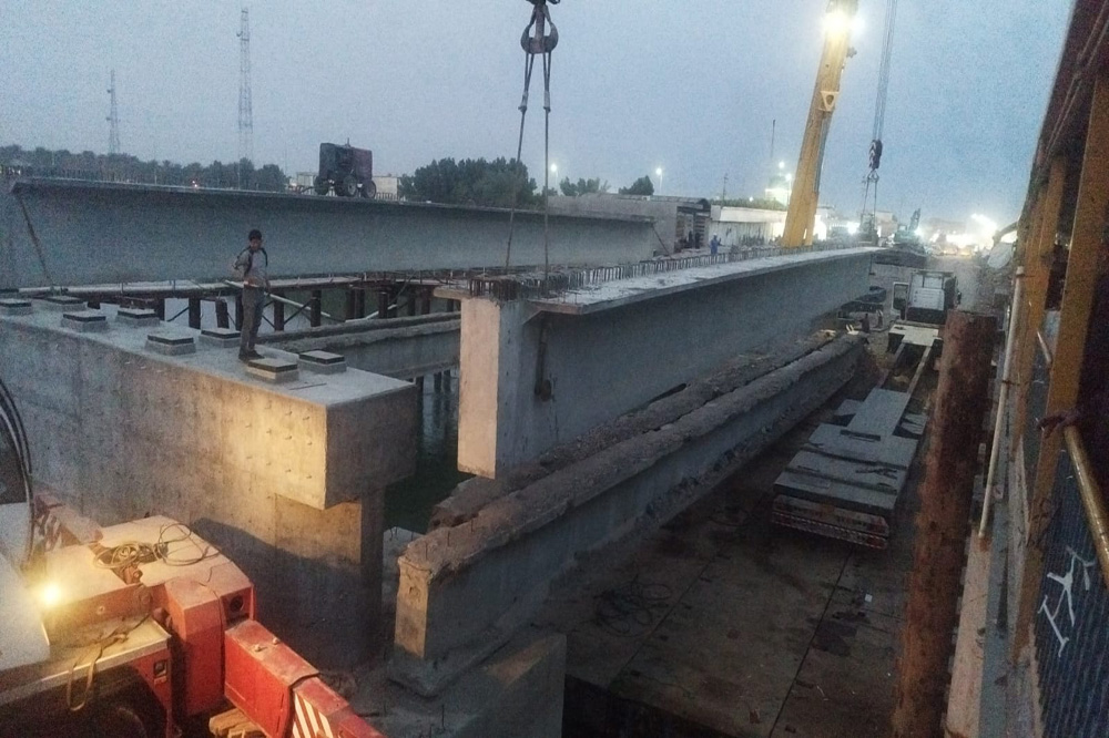 The main concrete Al-Khader Bridge project in Al-Muthanna Governorate