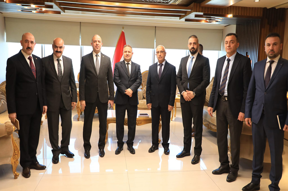 وزير الإعمار يلتقي عدد من المديرين العامين بالوزارة المثبتين (أصالة) 