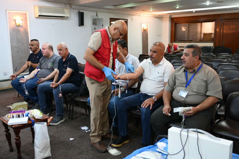  Al-Fao General Engineering Company—an entity under the Ministry of Construction, Housing, Municipalities, and Public Works—organized a blood donation drive. The event was coordinated by the company’s Media, Public Relations, Citizen Affairs, and Women's Affairs divisions, in collaboration with the Ministry’s Health Center and the National Blood Transfusion Center.