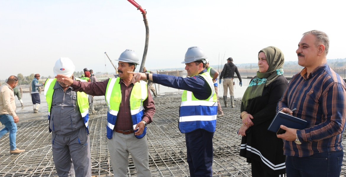 ENGINEER EMAD MOHMED ABDULLAH, GENERAL MANGER OF AL-FAO GENERAL ENGINEERING COMPANY, VISITS THE DUJAIL WATER PROJECT IN SALAH AL-DIN GOVERNORATE