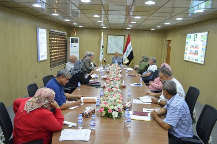 The fifth meeting of Mr. General Manager with the assistant Mr. and the advanced staff in the company
